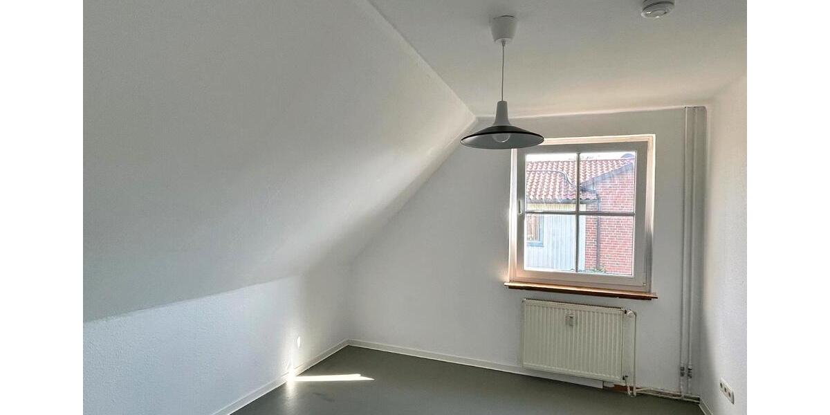 Dachgeschoßwohnung Barum - 2 Zimmer, 45 m&sup2;, 700&euro; | Angebot:25929335
