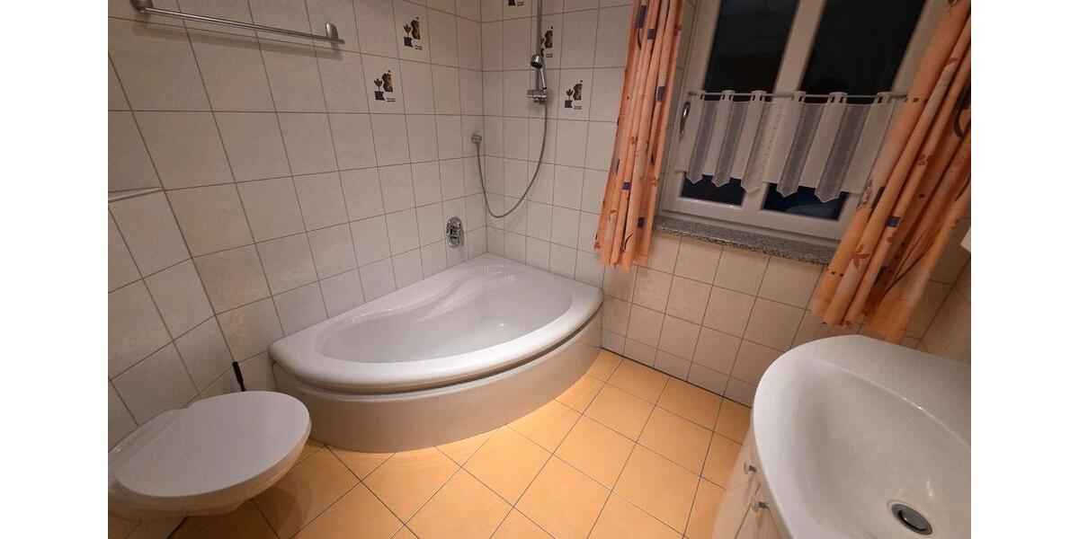 Einfamilienhaus Bad Neualbenreuth - 6 Zimmer, 150 m&sup2;, 1.600&euro; | Angebot:24372019