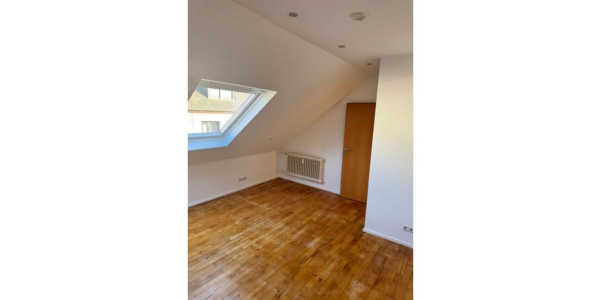 Dachgeschoßwohnung Konz - 4 Zimmer, 85 m&sup2;, 1.050&euro; | Angebot:26323508