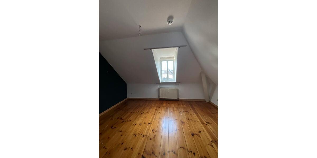Wohnen auf Zeit Coburg - 3 Zimmer, 150 m&sup2;, 400&euro; | Angebot:26066296