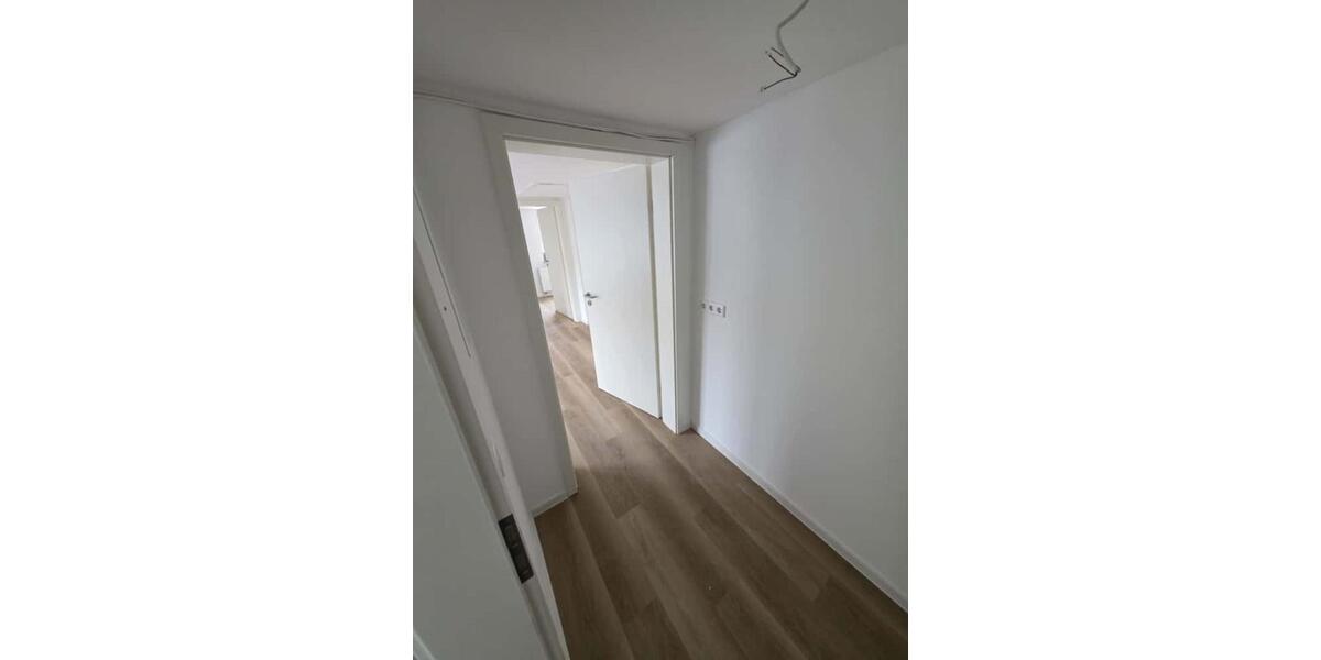 Dachgeschoßwohnung Wiesbaden Bierstadt - 2 Zimmer, 47 m&sup2;, 900&euro; | Angebot:25370166