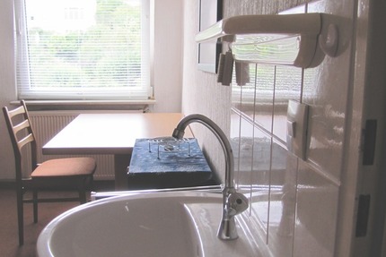 Ein möbliertes Zimmer in Erfurt.