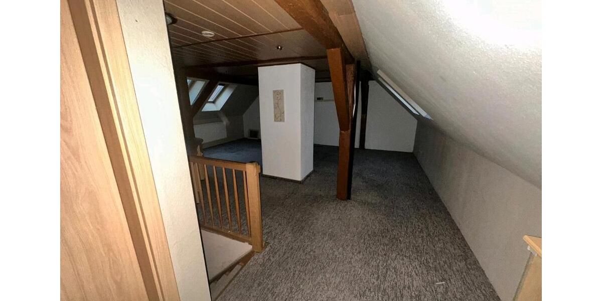 Etagenwohnung Genthin - 5 Zimmer, 170 m&sup2;, 850&euro; | Angebot:24982554