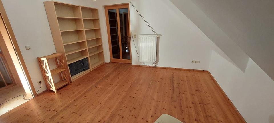 2 helle Zimmer mit Balkon in 2er WG in Lappersdorf zu vermieten 2.5 zimmer