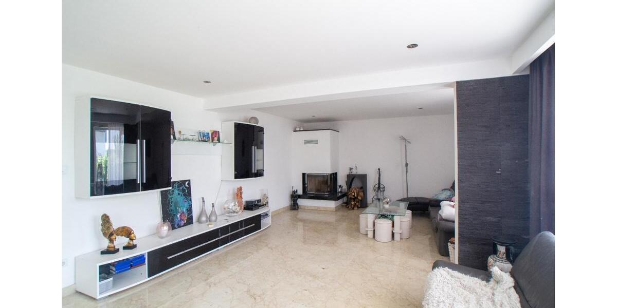 Einfamilienhaus Bad Kissingen - 7 Zimmer, 350 m&sup2;, 2.100&euro; | Angebot:24990718