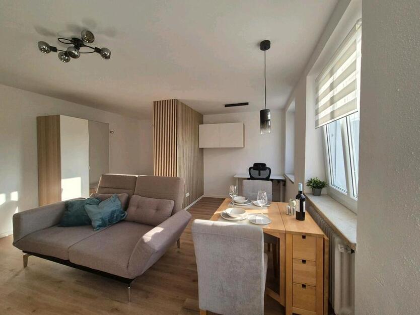 Möblierte 1-Zimmer Wohnung, 34 m², separate Küche & Bad, top Lage zimmer