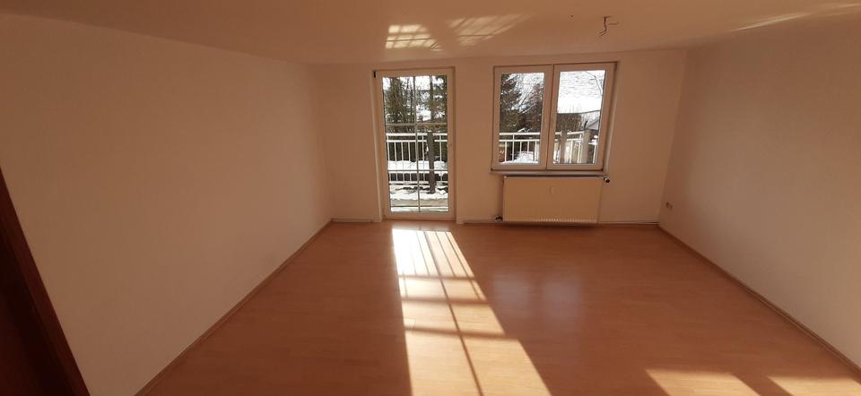 Etagenwohnung Einbeck - 3 Zimmer, 83 m&sup2;, 450&euro; | Angebot:26368160