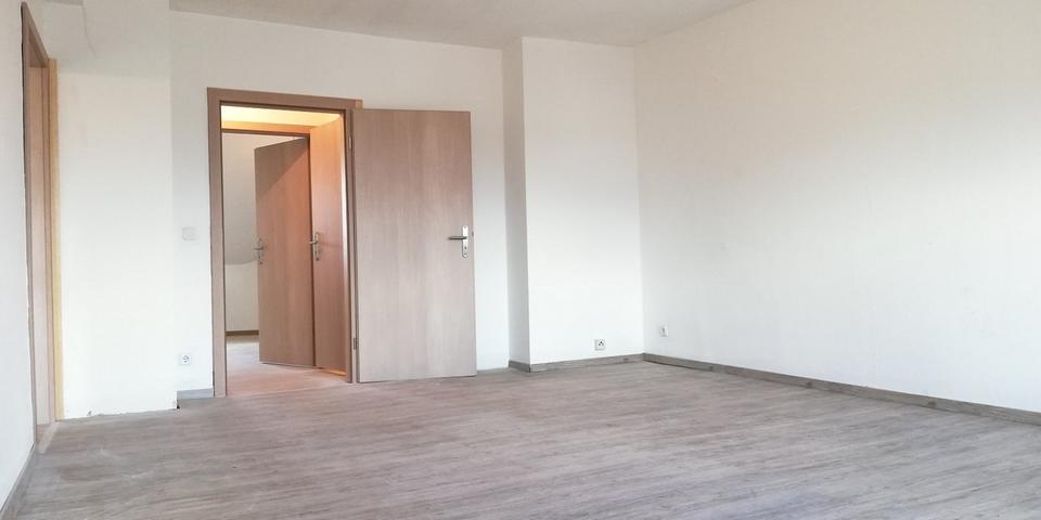Dachgeschoßwohnung Saarbrücken - 3 Zimmer, 70 m&sup2;, 560&euro; | Angebot:25148200
