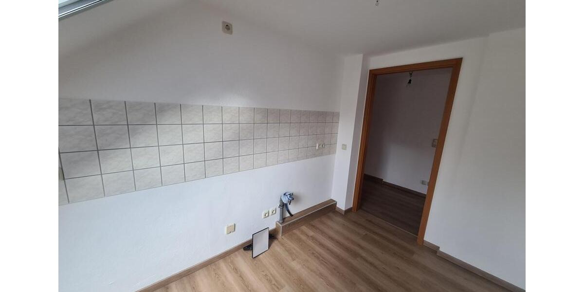 Dachgeschoßwohnung Oberschöna - 2 Zimmer, 50 m&sup2;, 300&euro; | Angebot:24745161