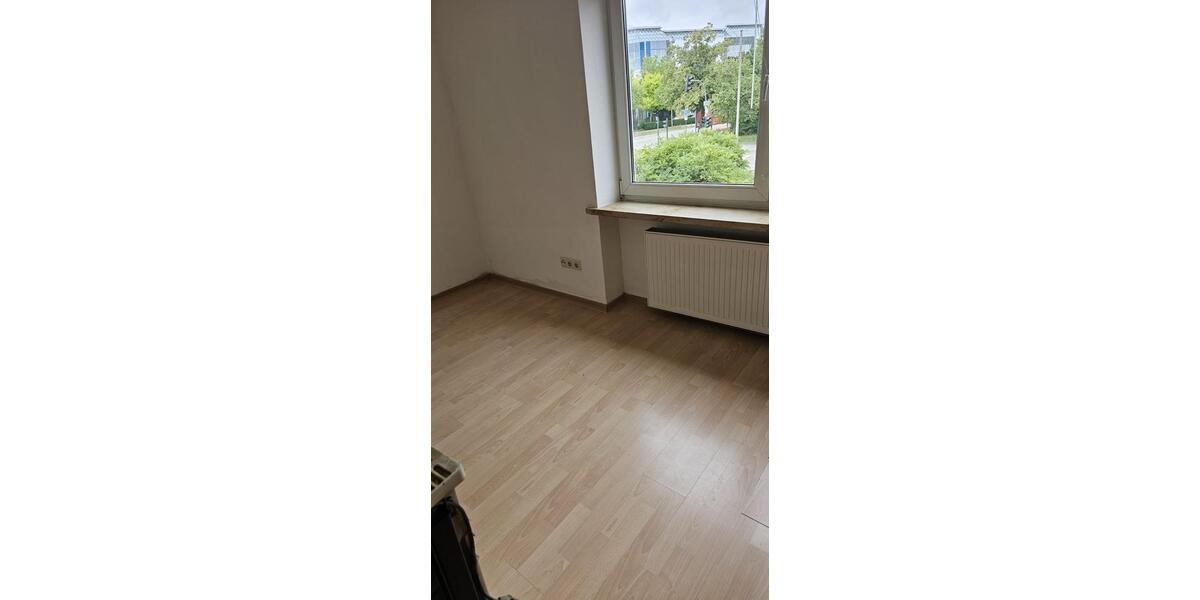 Etagenwohnung Neutraubling - 2 Zimmer, 45 m&sup2;, 590&euro; | Angebot:24692892