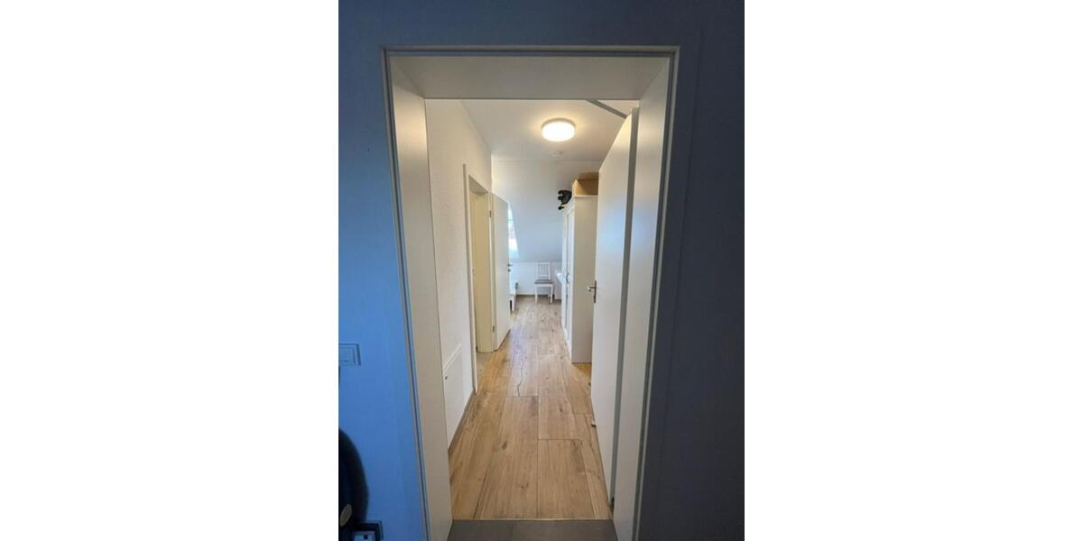 Dachgeschoßwohnung Moosinning - 1 Zimmer, 12 m&sup2;, 690&euro; | Angebot:24847030