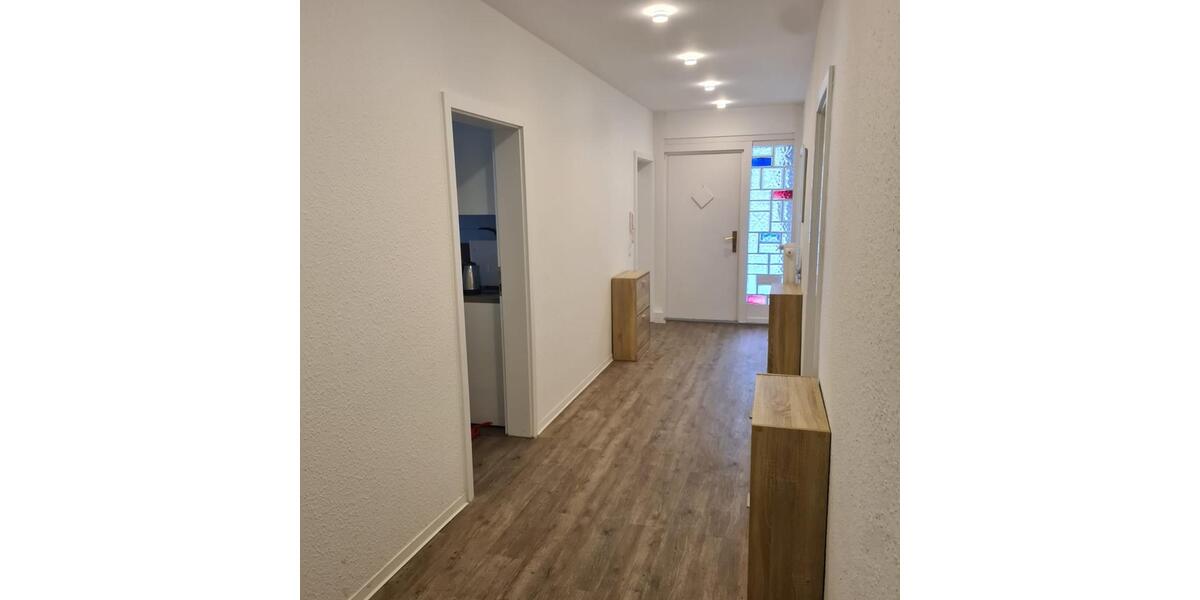 Erdgeschoßwohnung Sarstedt - 4 Zimmer, 20&euro; | Angebot:23583195