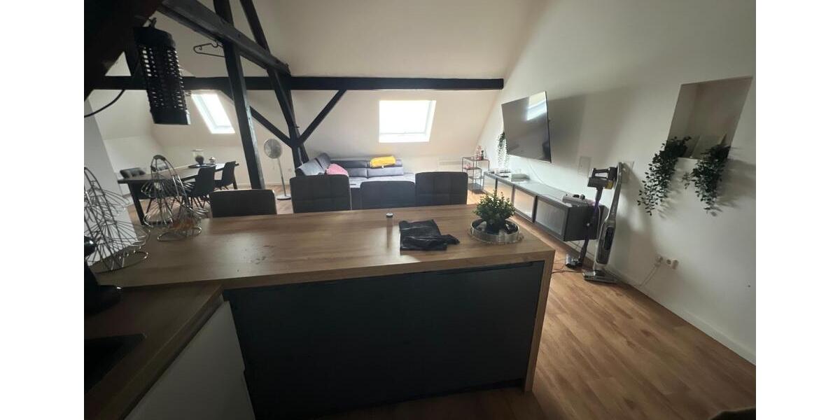 3 Zimmer Wohnung zu vermieten DG möbeliert zimmer