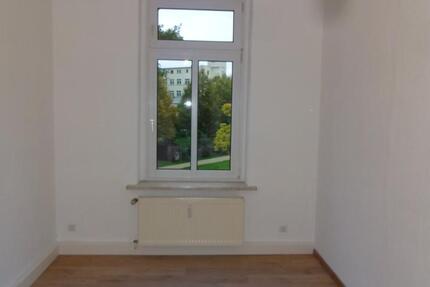 sonnige 3-Raumwohnung, 85qm, komplett renoviert, neue EK, Carport zimmer
