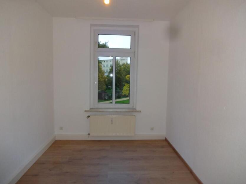 sonnige 3-Raumwohnung, 85qm, komplett renoviert, neue EK, Carport zimmer