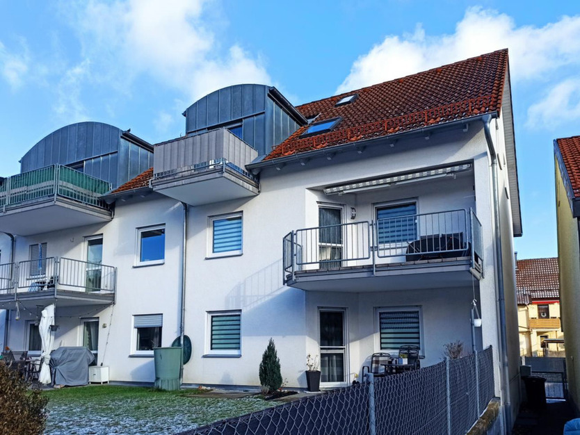 3 Zi-Dachgeschoßwohnung inklusvie TG Stellplatz zu vermieten