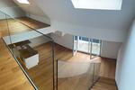 Neuwertige DG-Wohnung Balkon und Einbauküche zimmer