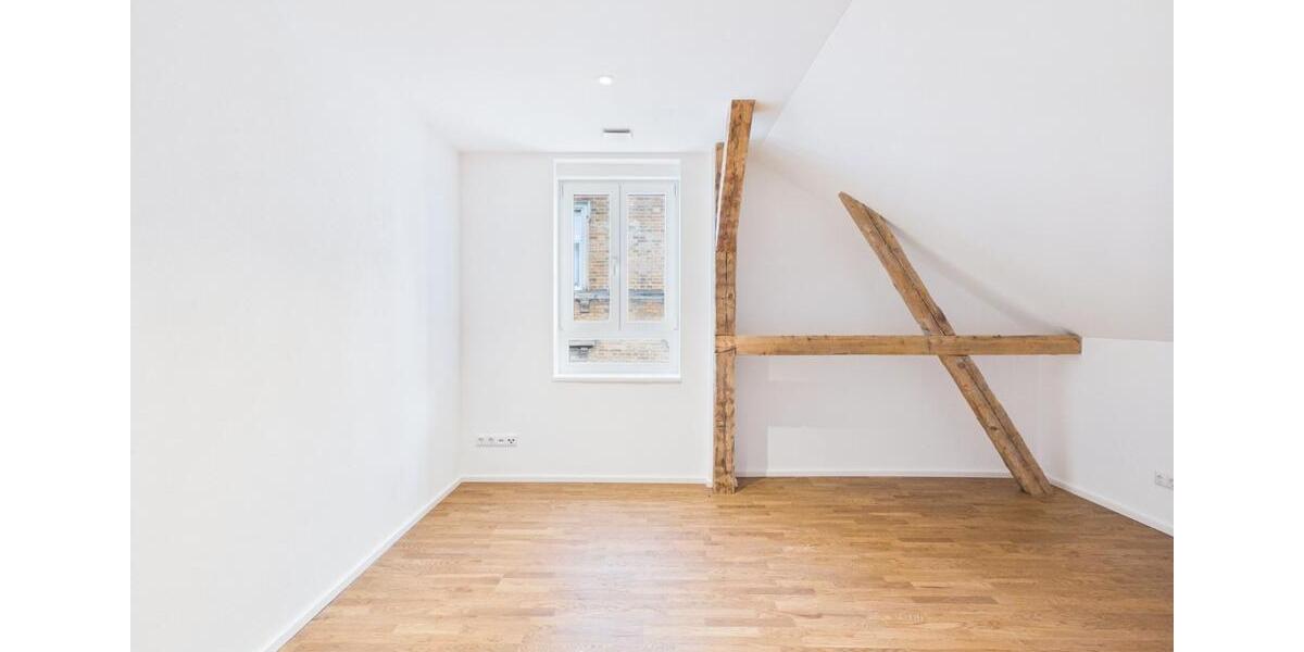 Dachgeschoßwohnung Amberg - 2 Zimmer, 46 m&sup2;, 530&euro; | Angebot:26619263