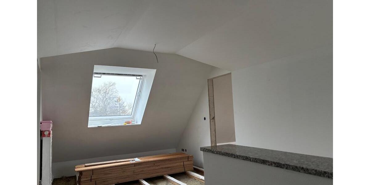 Dachgeschoßwohnung Groß Kummerfeld - 4 Zimmer, 123 m&sup2;, 1.726&euro; | Angebot:25441853