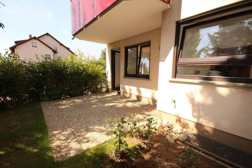 NEU im Angebot: Gemütliche 2-ZW mit Terrasse und Stellplatz ab 01.11.2025!