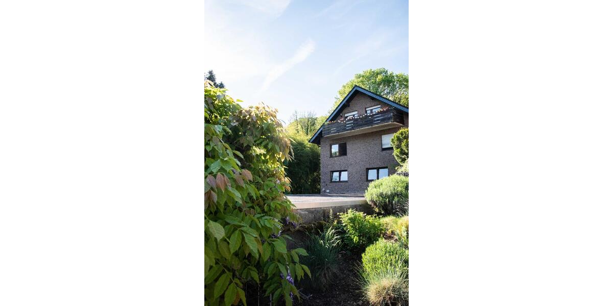Etagenwohnung Königswinter - 3 Zimmer, 90 m&sup2;, 1.260&euro; | Angebot:26130792