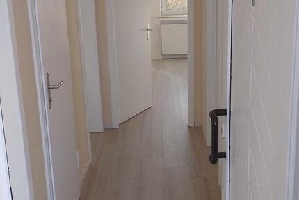 3-Zimmer Wohnung mit Balkon, genialer Ausblick über das Tal 3 zimmer