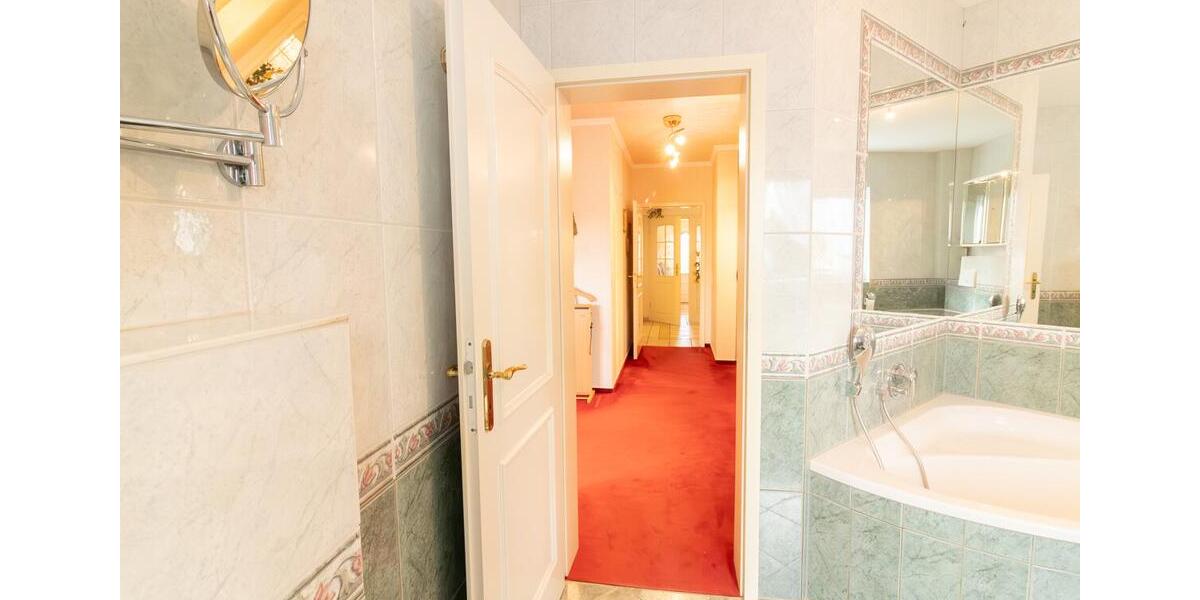 Erdgeschoßwohnung Malente - 3 Zimmer, 168 m&sup2;, 1.800&euro; | Angebot:25809398