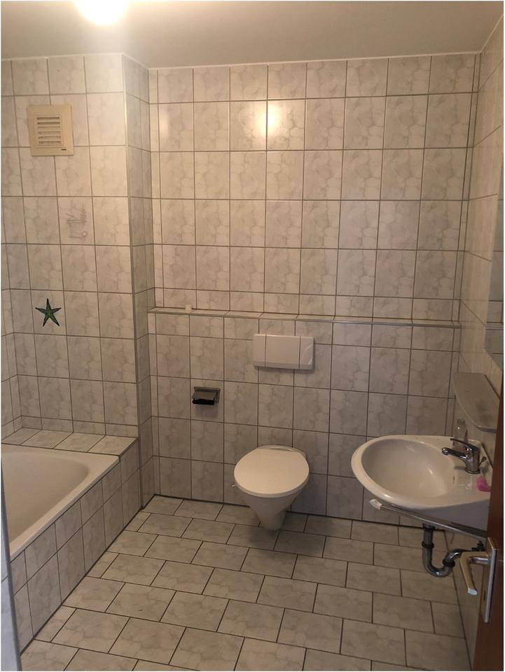 Moderne 2-Zimmer-Dachgeschoßwohnung mit Einbauküche und Balkon - zentral gelegen in Gunzenhausen