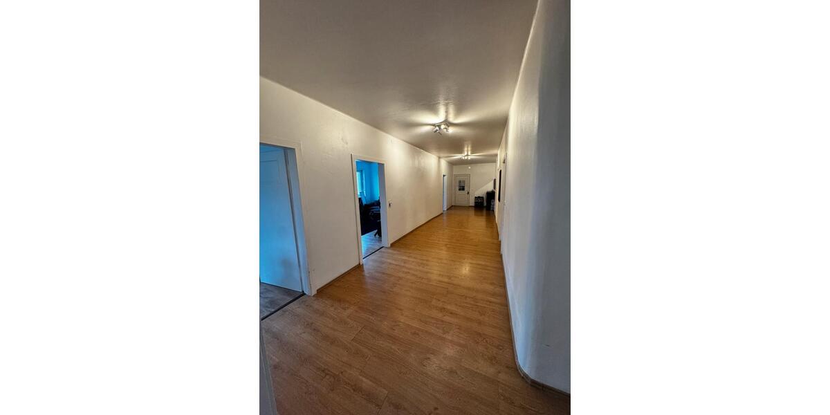 Etagenwohnung Bünde - 5 Zimmer, 163 m&sup2;, 1.000&euro; | Angebot:24687505