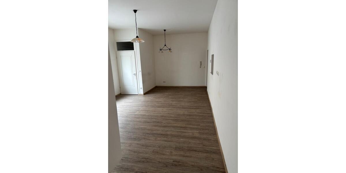 Erdgeschoßwohnung Weiden in der Oberpfalz - 3 Zimmer, 75 m&sup2;, 1.150&euro; | Angebot:25910416