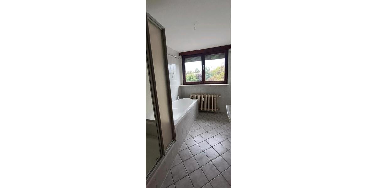Dachgeschoßwohnung Erlangen Alterlangen - 3 Zimmer, 65 m&sup2;, 880&euro; | Angebot:26004621