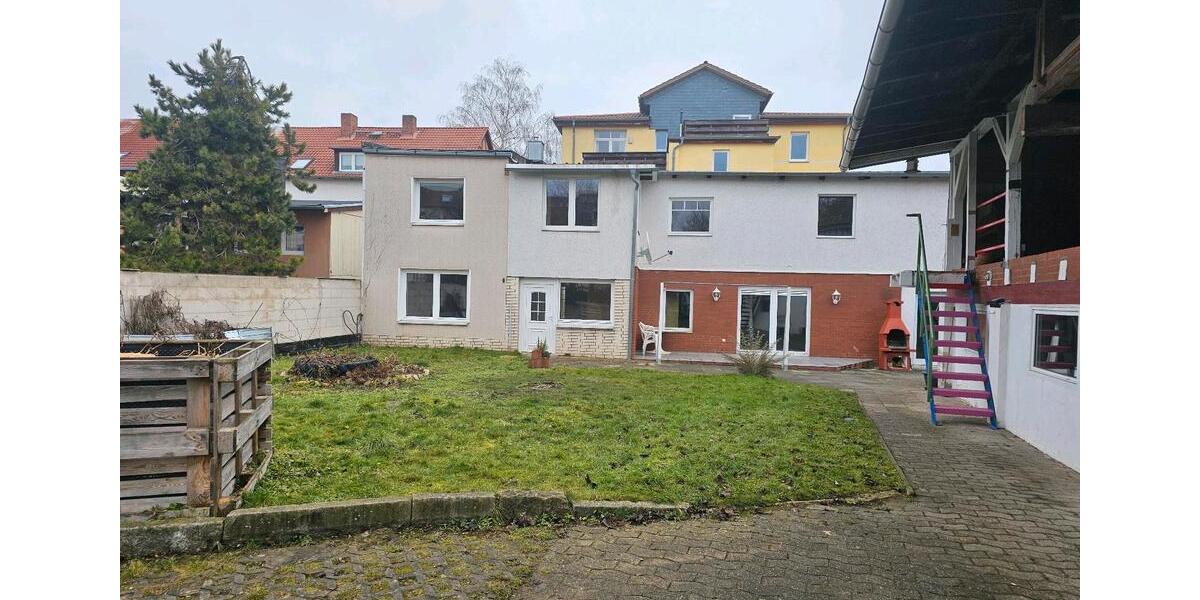 Einfamilienhaus Halberstadt - 8 Zimmer, 196 m&sup2;, 1.200&euro; | Angebot:26638579