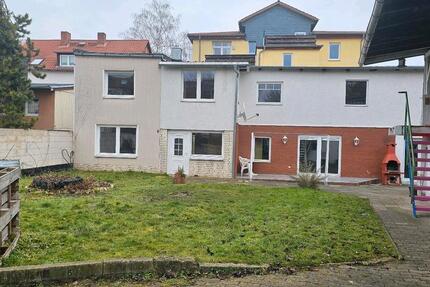 Haus Halberstadt - 8 Zimmer, 196 m&sup2;, 1.200&euro; | Angebot:26638579