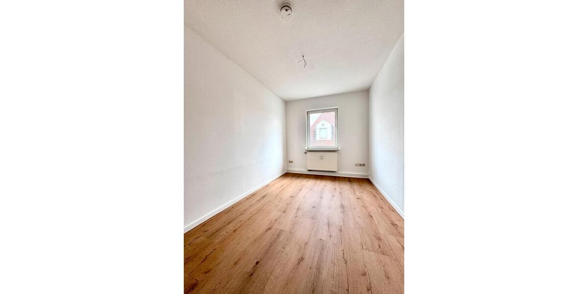 Dachgeschoßwohnung Eisenach - 3 Zimmer, 75 m&sup2;, 600&euro; | Angebot:25105301