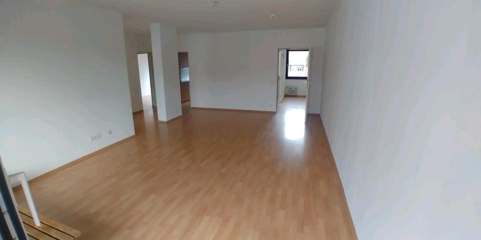 Etagenwohnung Lemgo - 4 Zimmer, 85 m&sup2;, 870&euro; | Angebot:26300610