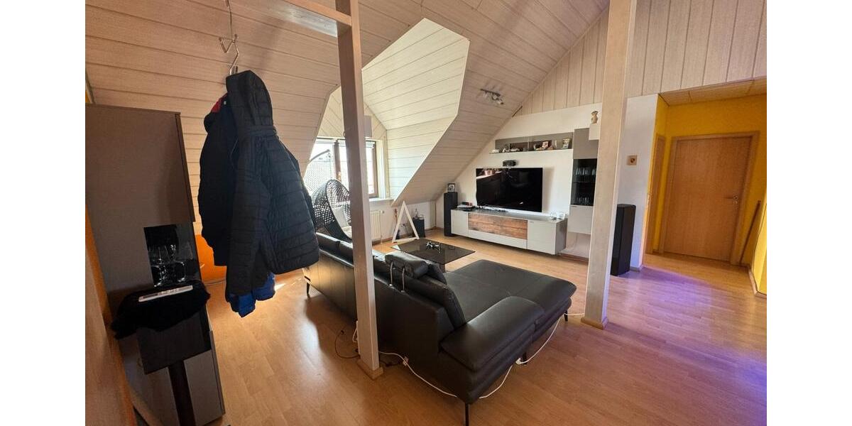 Dachgeschoßwohnung Heddesheim - 3.5 Zimmer, 84 m&sup2;, 1.050&euro; | Angebot:25982342