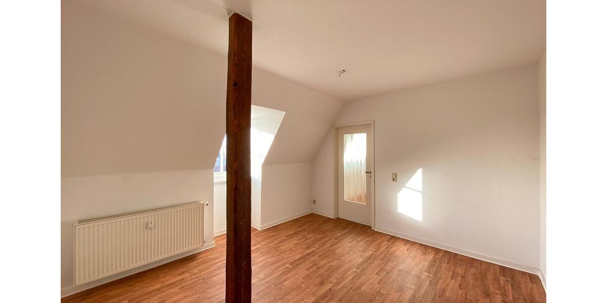 Dachgeschoßwohnung Naumburg (Saale) - 3 Zimmer, 79 m&sup2;, 500&euro; | Angebot:25719590