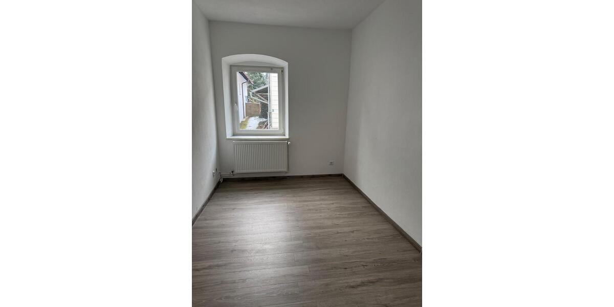 Erdgeschoßwohnung Schöllnach - 3 Zimmer, 67 m&sup2;, 680&euro; | Angebot:24432996