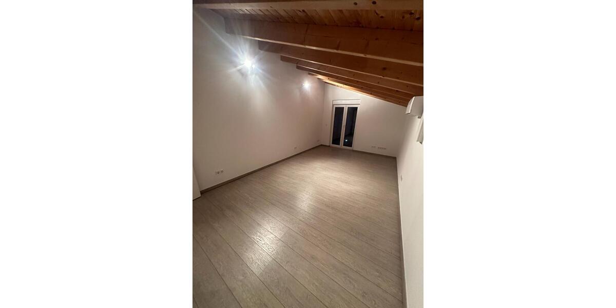 Doppelhaushälfte Püttlingen - 4 Zimmer, 230 m&sup2;, 1.930&euro; | Angebot:24895523