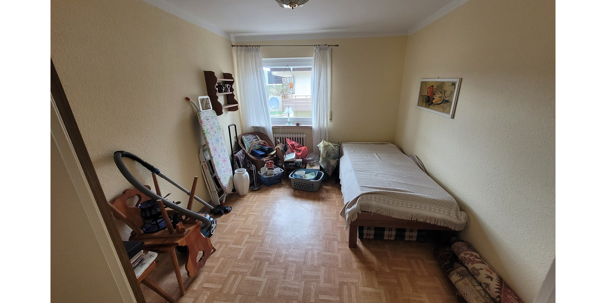 Etagenwohnung Freiburg im Breisgau St. Georgen - 4 Zimmer, 95 m&sup2;, 1.495&euro; | Angebot:25302794