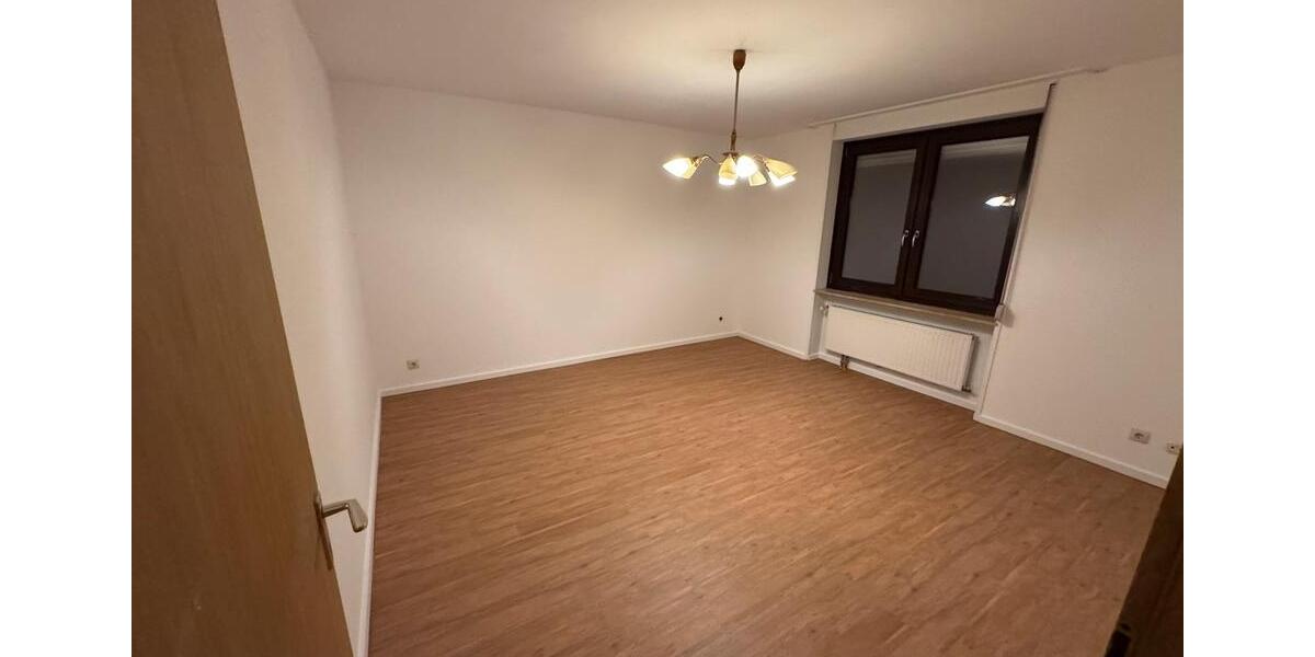 Freistehendes Haus mit ca. 200 m², Garten & Parkplatz 7 zimmer