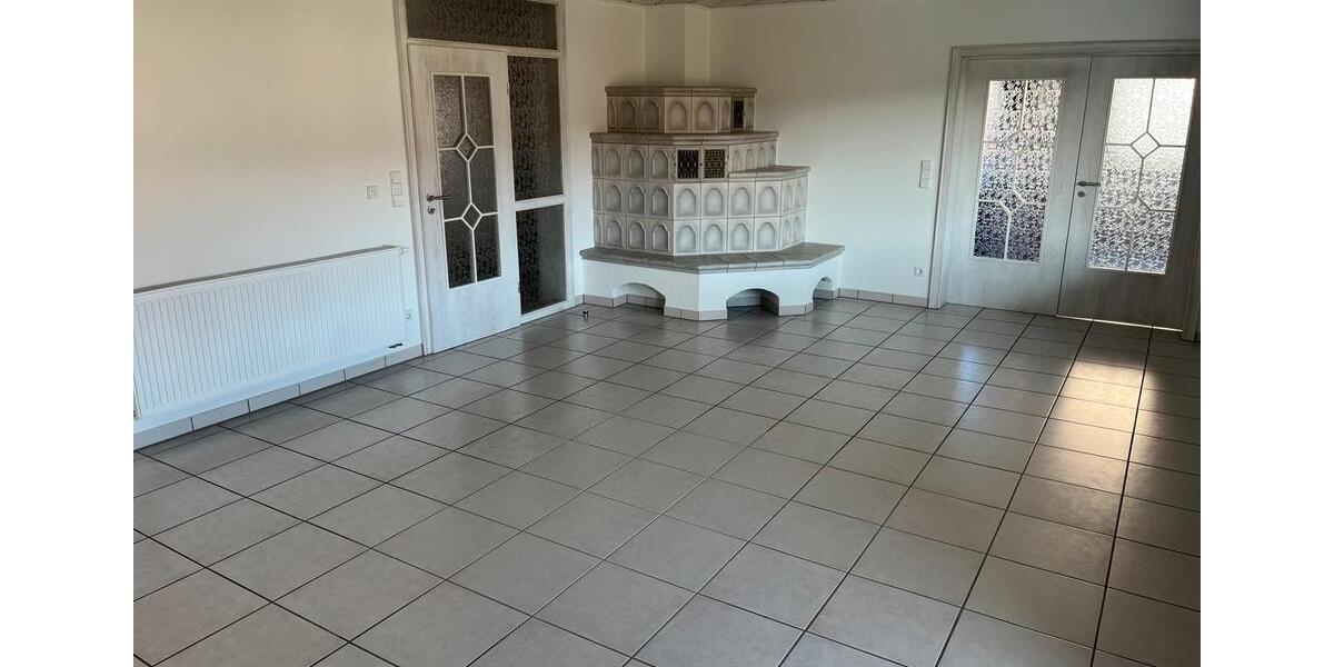 Etagenwohnung Rosenfeld - 4.5 Zimmer, 134 m&sup2;, 1.300&euro; | Angebot:25993674