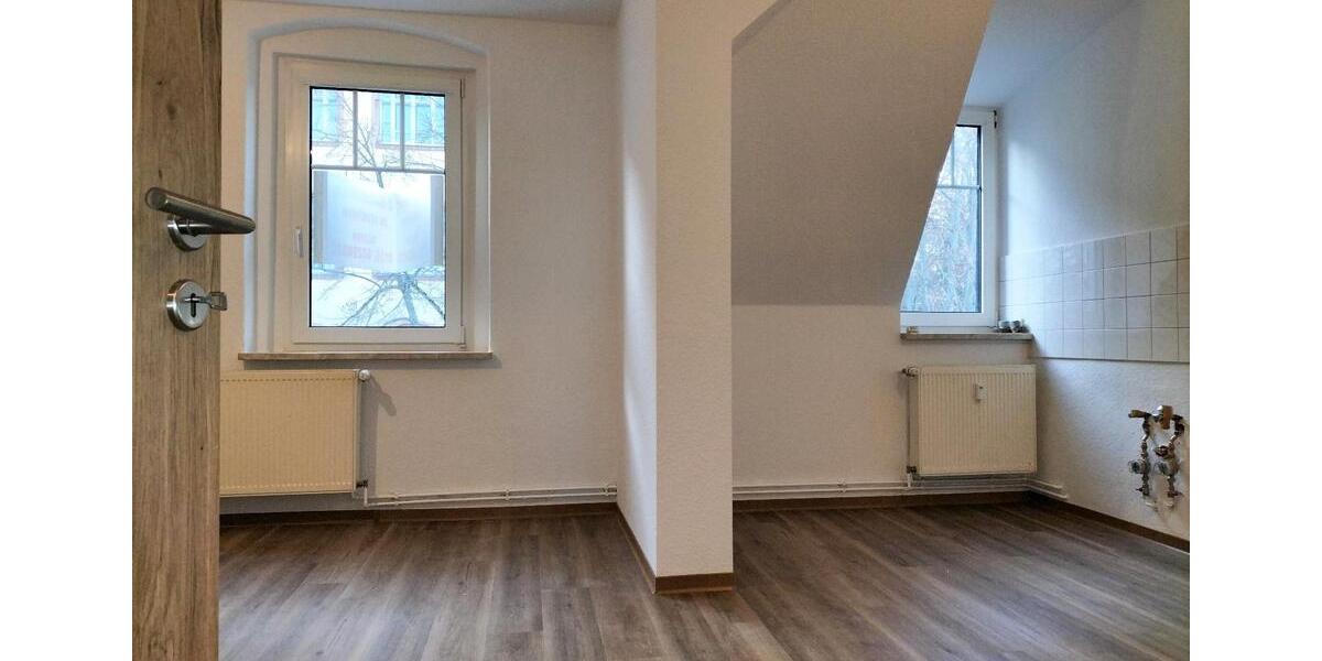 Dachgeschoßwohnung Crimmitschau - 2 Zimmer, 50 m&sup2;, 475&euro; | Angebot:24700221