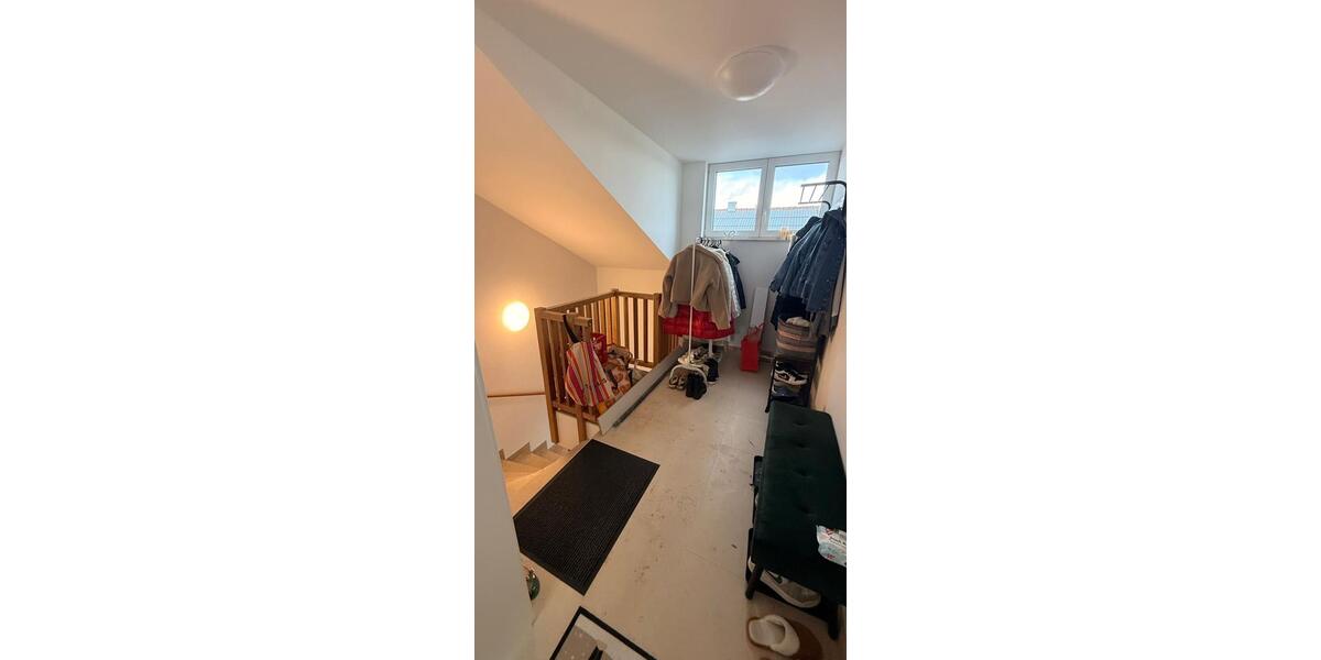 Dachgeschoßwohnung Essenbach - 4 Zimmer, 97 m&sup2;, 1.600&euro; | Angebot:25279484