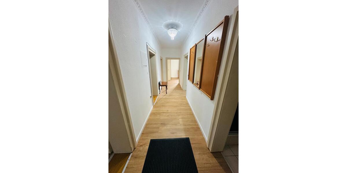 Möbliertes Zimmer in Vierzimmerwohnung 4 zimmer