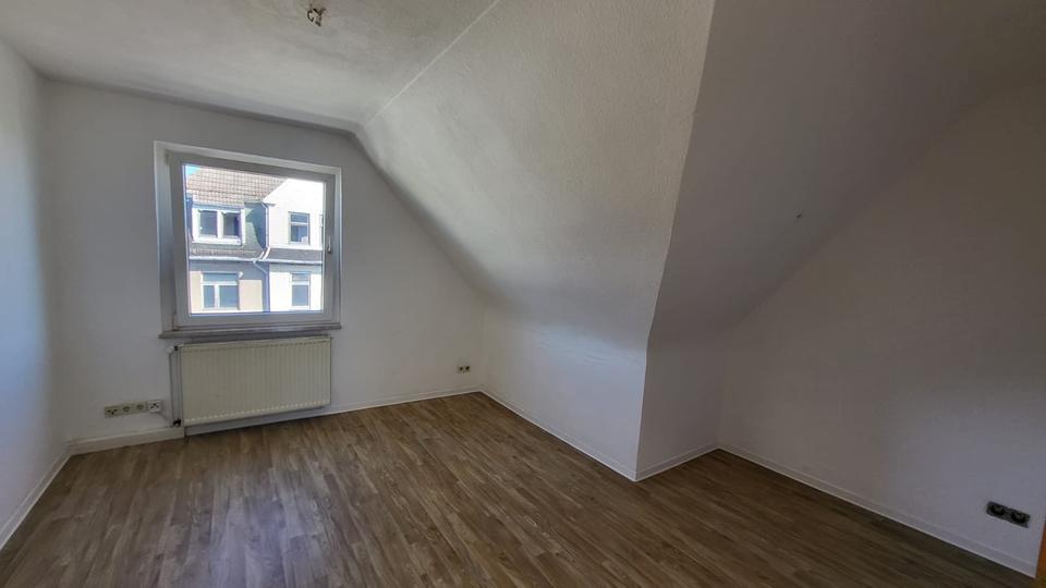 Dachgeschoßwohnung Nordhausen - 3 Zimmer, 65 m&sup2;, 338&euro; | Angebot:21126927