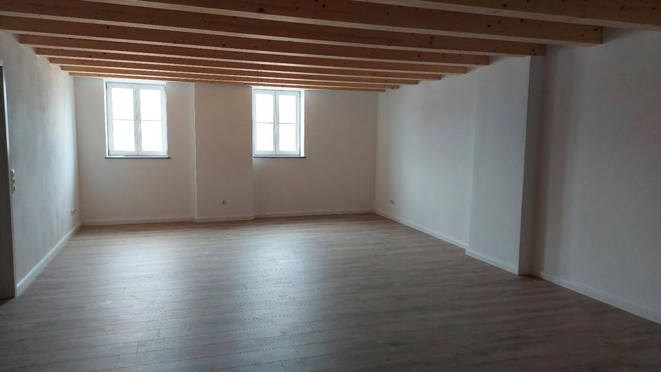 Etagenwohnung Geisenhausen - 2 Zimmer, 79 m&sup2;, 700&euro; | Angebot:25978567