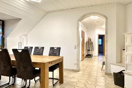 Attraktive 4,5-Zi-Wohnung mit Blick auf den Schloßberg inkl. EBK - frei nach Abstimmung! 4 zimmer