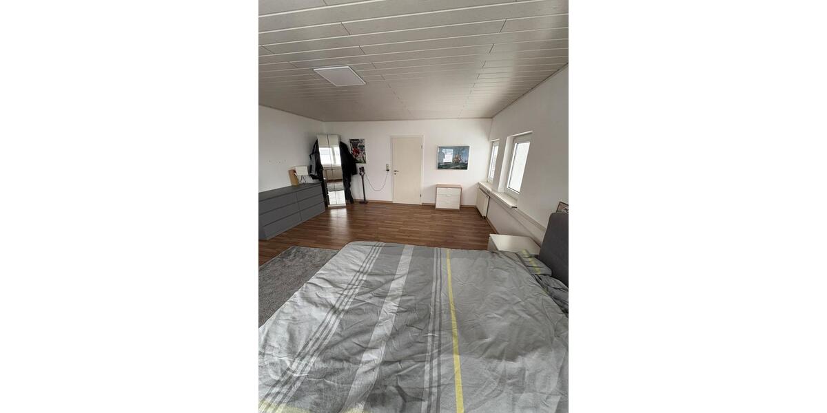 Gewerbehalle + 2 Wohnungen zimmer