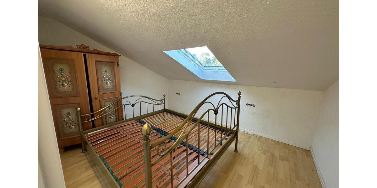 Dachgeschoßwohnung Sinsheim - 4 Zimmer, 1.100&euro; | Angebot:22586309